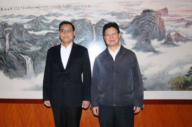 孟慶斌主任會見孔垂長先生(左) 孟慶斌主任會見孔垂長先生(左)