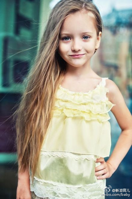 ˊʘӍ _˹}ͯģ(Angelina Kurkina)lһM,ƬСͰ׃,·`䷲g