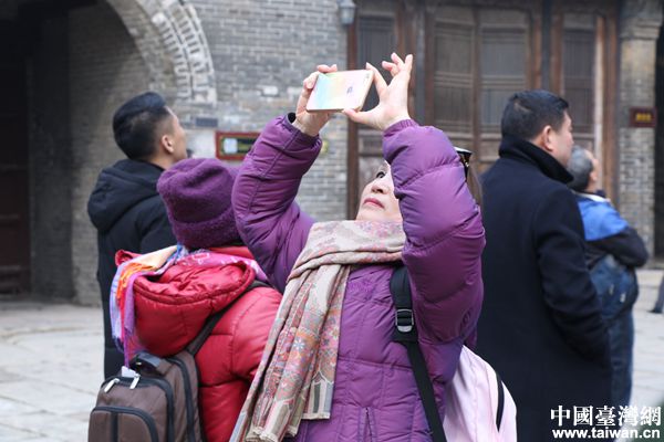 訪古鎮拜關公 兩岸同胞文相通血相連 訪古鎮拜關公 兩岸同胞文相通血相連